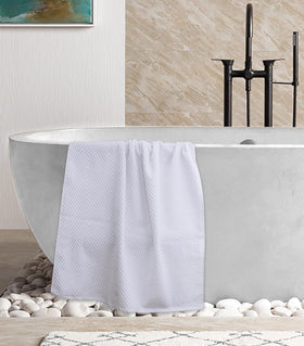 COTTON CRAFT towels in action show fast moisture absorption and quick air-drying.