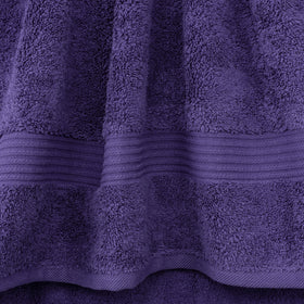 Cotton Paradise 600 GSM Turkish cotton close-up showing softness and density.
