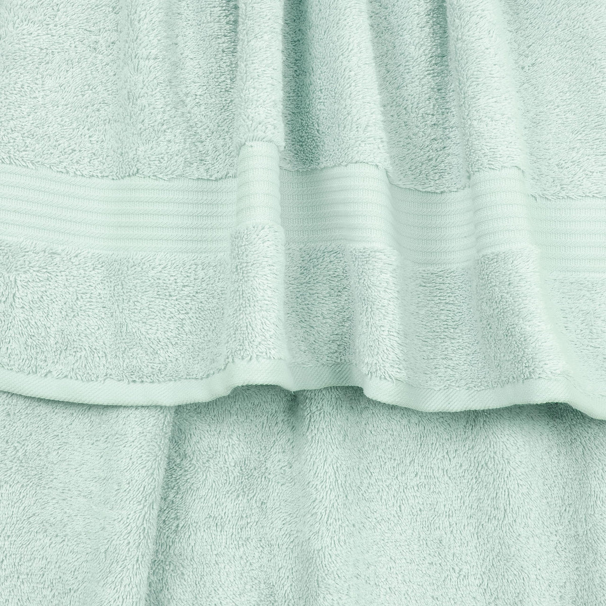 Cotton Paradise hand towels 16x28 offer quick-drying convenience and comfort.