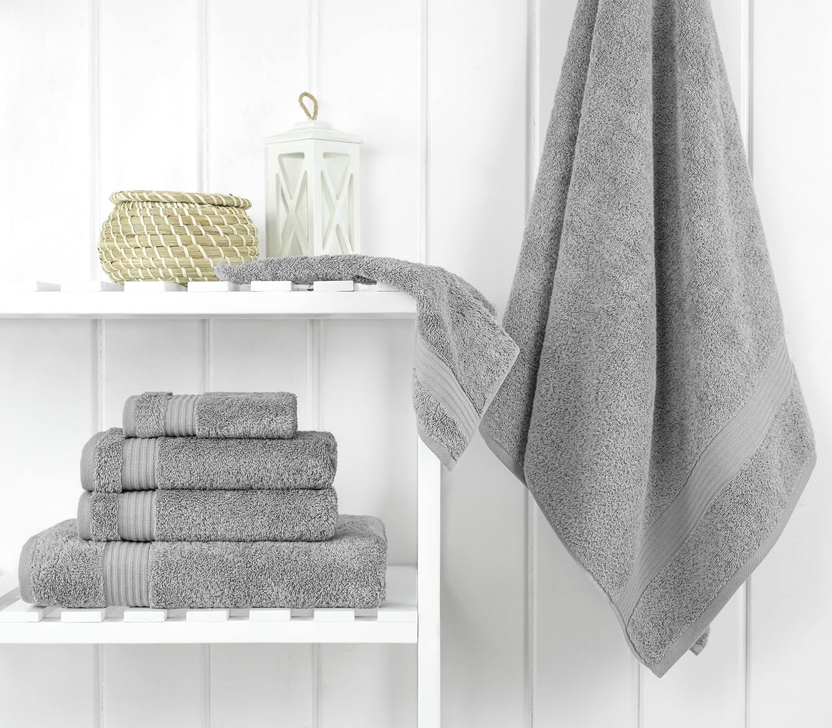 Cotton Paradise hand towels 16x28 in offer everyday luxury and durability.