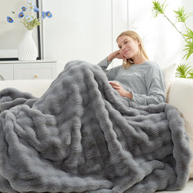 Cozy Bliss 630gsm fluffy face indicating premium softness