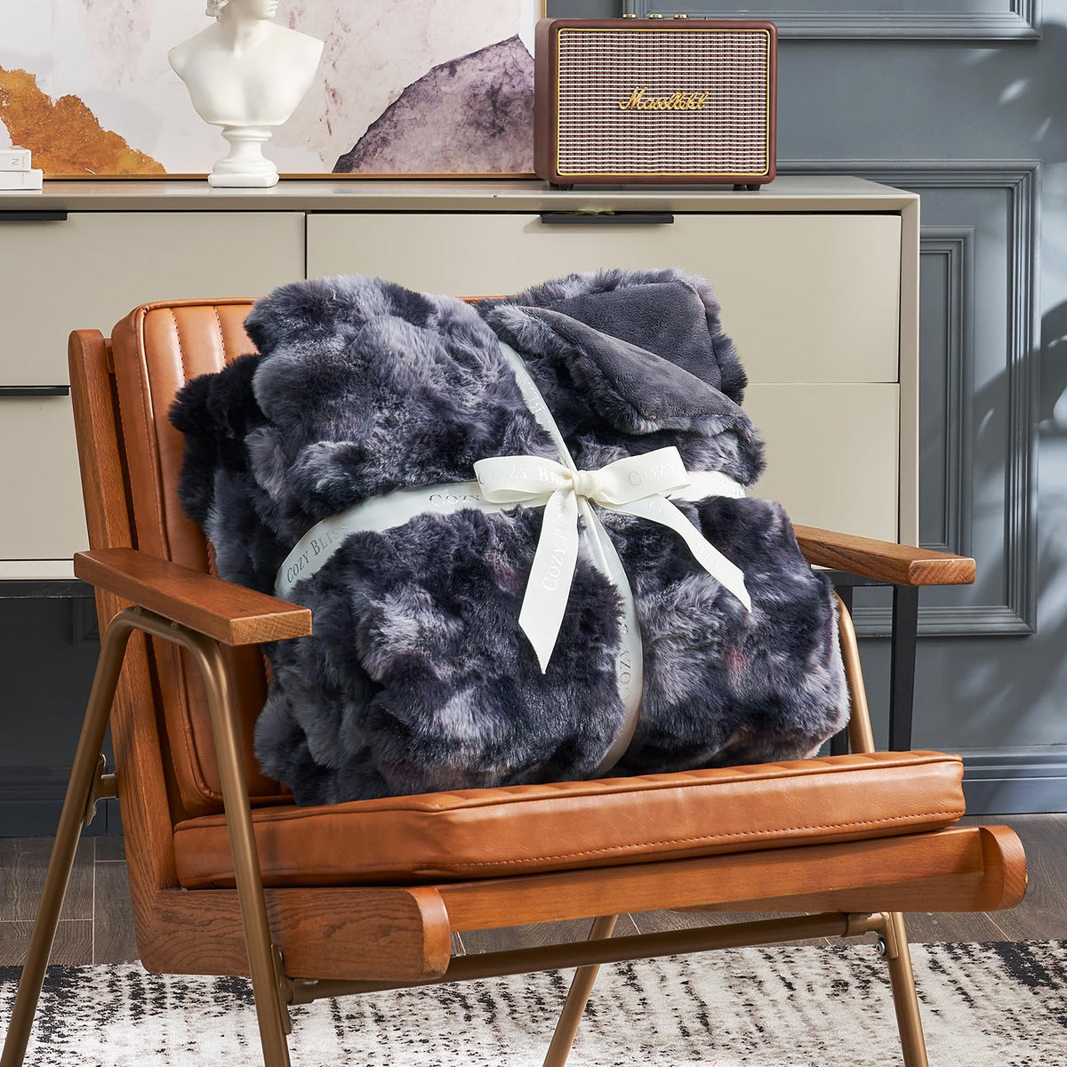 Cozy Bliss 630gsm fur face side delivers plush warmth for chilly evenings