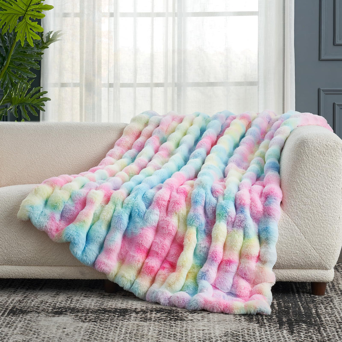 Cozy Bliss anti-fade anti-shed fleece ensures long-lasting softness.
