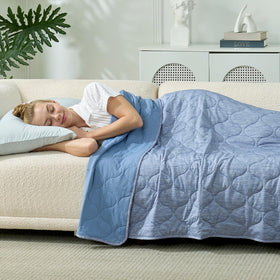 Cozy Bliss easy-care blanket resists pilling and fading
