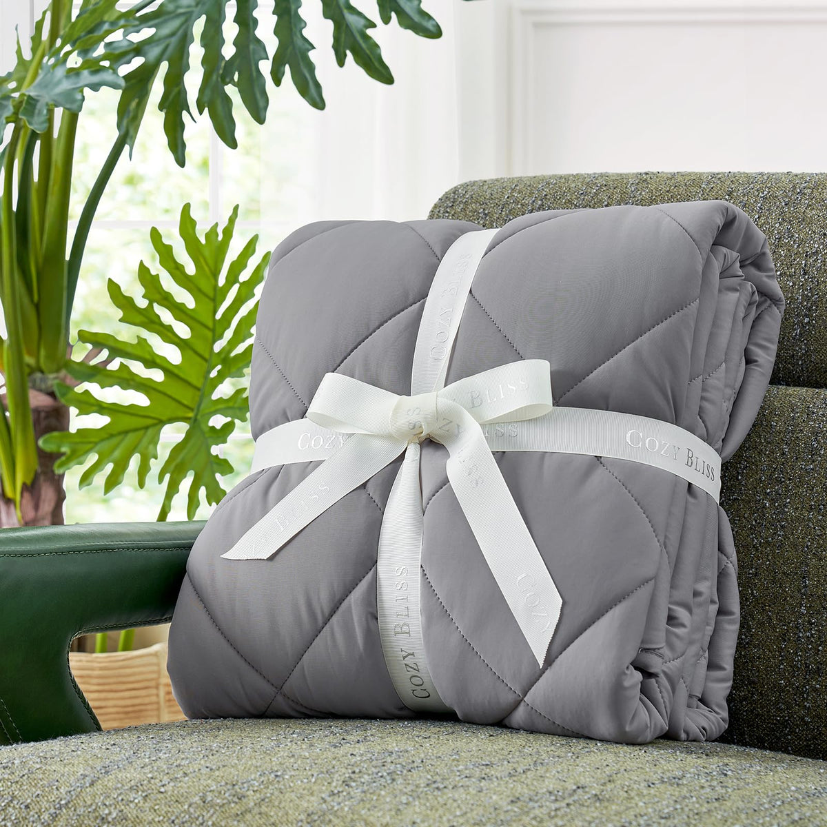 Cozy Bliss reinforced stitching boosts blanket durability.