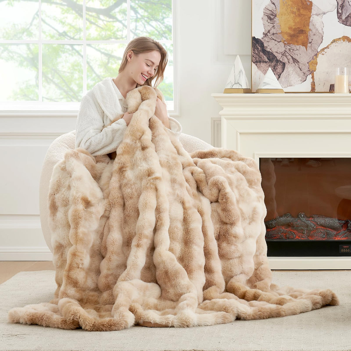 Cozy Bliss Bubble faux fur throw close-up fur reveals ultra-soft texture and inviting feel.