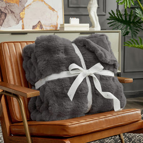 Inside micromink fleece lining delivers silky touch.