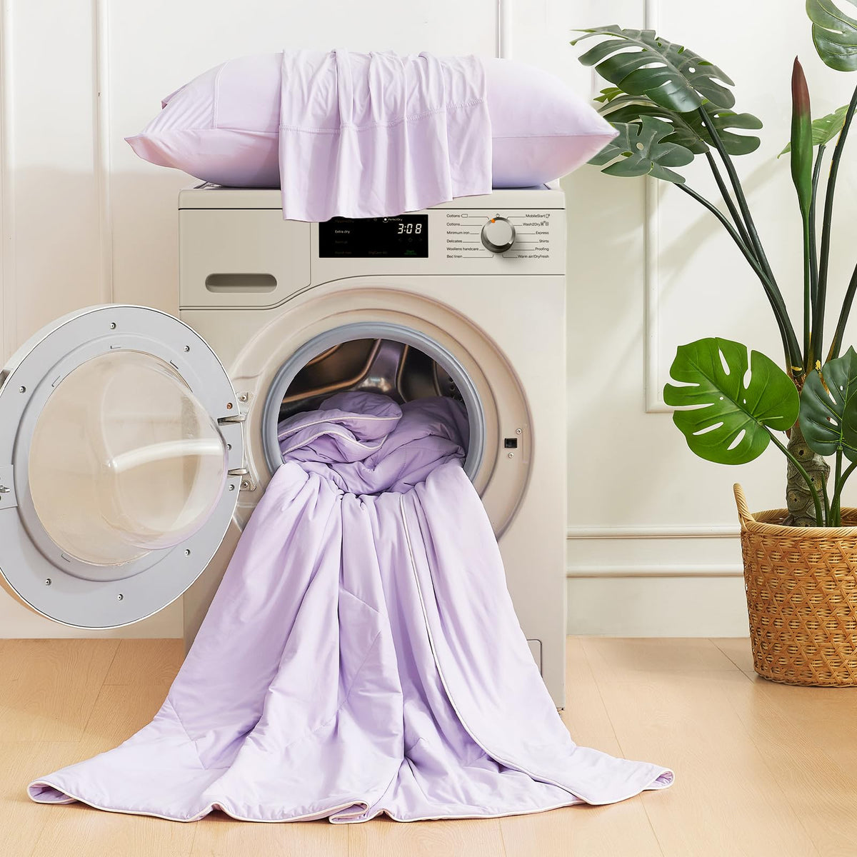 Cozy Bliss Cooling Comforter washability demonstrates machine washable fabric with no color loss.