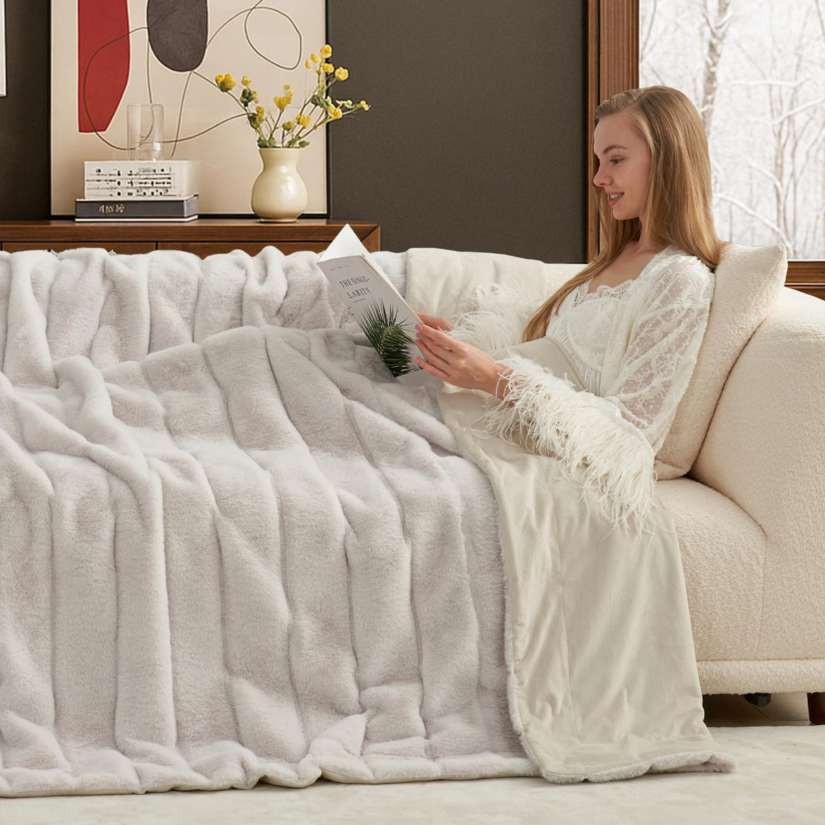 Close-up of Cozy Bliss Deluxe plush fur shows softness and texture.