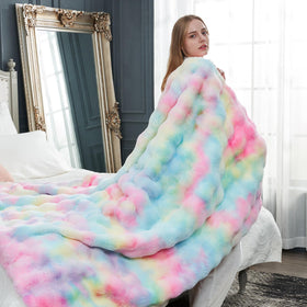 Cozy Bliss easy-care throw—machine washable for simple maintenance.