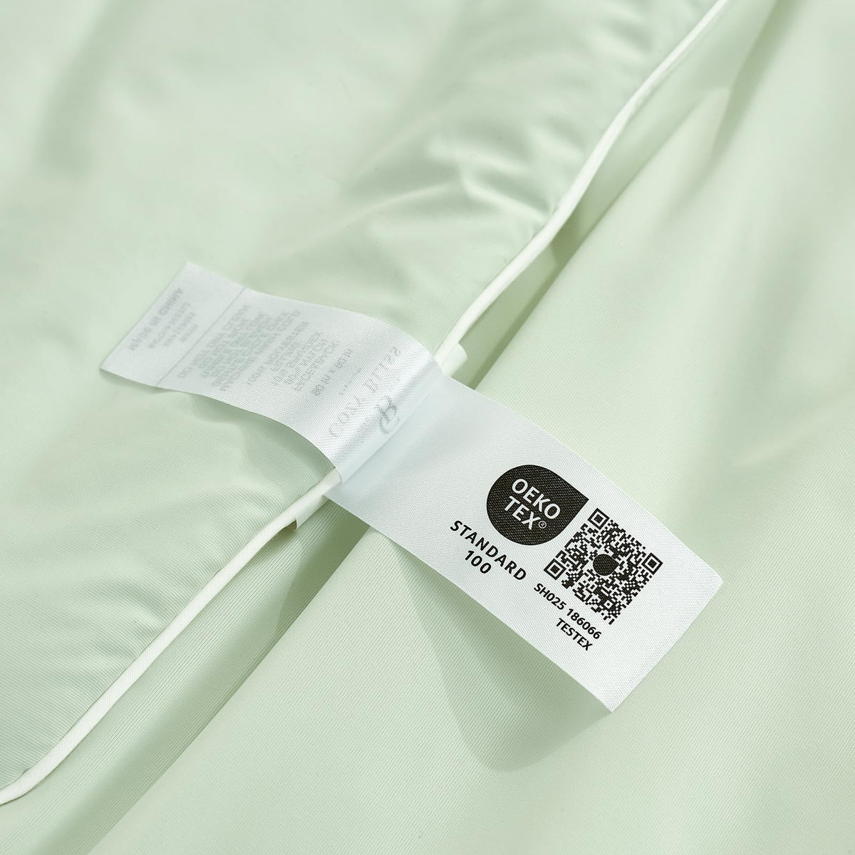 Cozy Bliss packaging highlights gift-ready presentation.