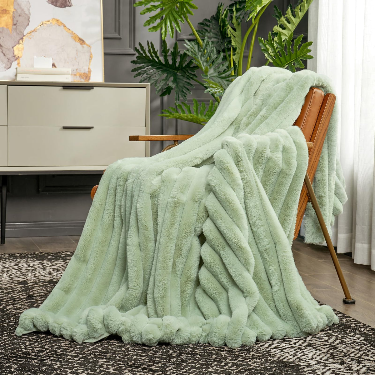 Lightweight Cozy Bliss faux fur blanket is easy to carry