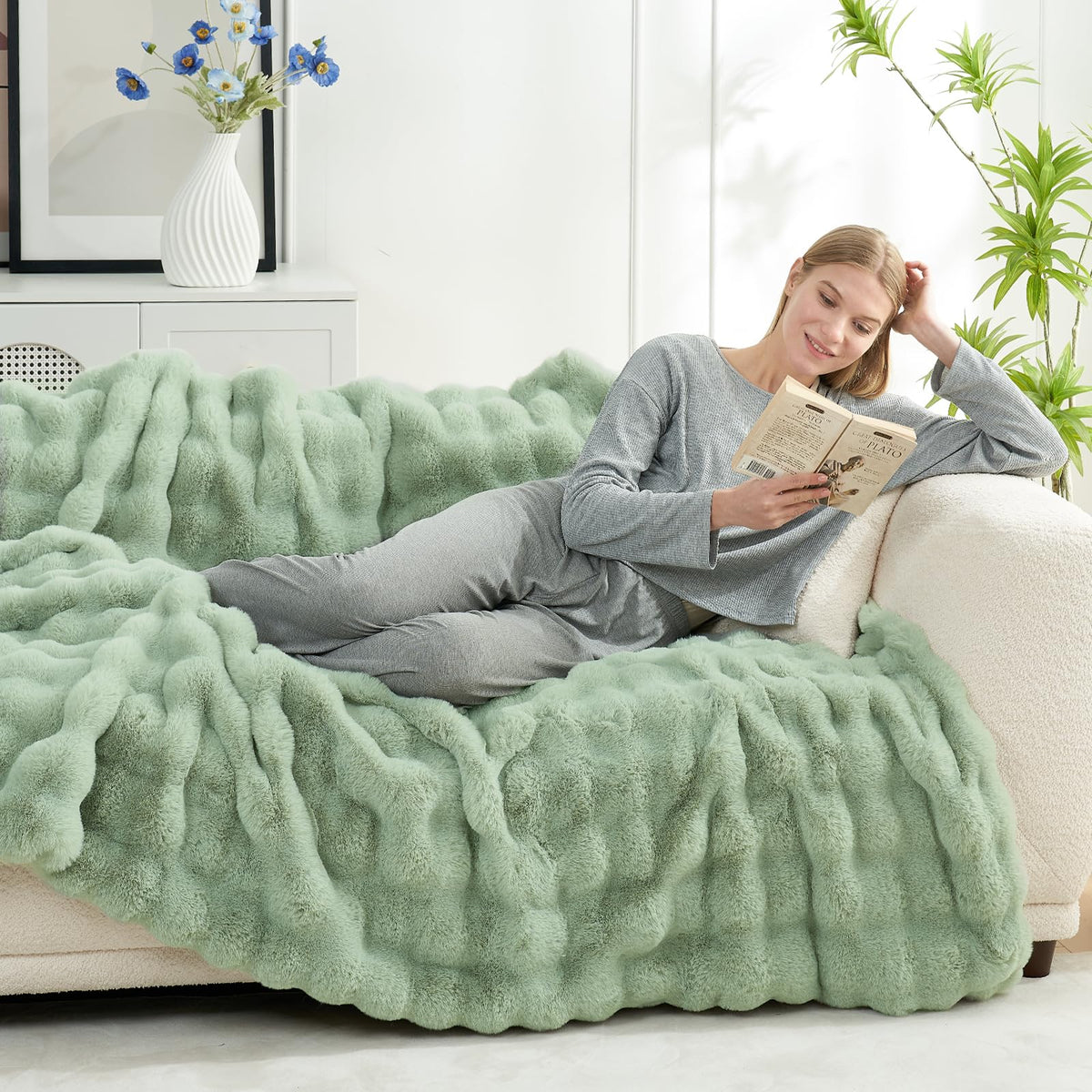 Cozy Bliss-machine-wash-care shown: cold wash, gentle cycle, tumble dry low.