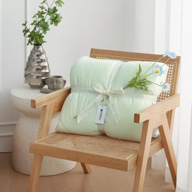 Cozy Bliss machine-washable design with color-safe performance.