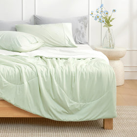 Cozy Bliss poly-down alternative offers fluffy, breathable warmth.