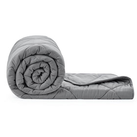 Cozy Bliss easy-care, machine-washable blanket.