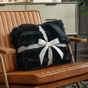 Cozy Bliss soft fabric texture emphasizes skin-friendly feel.