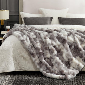 Cozy Bliss triple-anti fleece fabric resists fading and static.