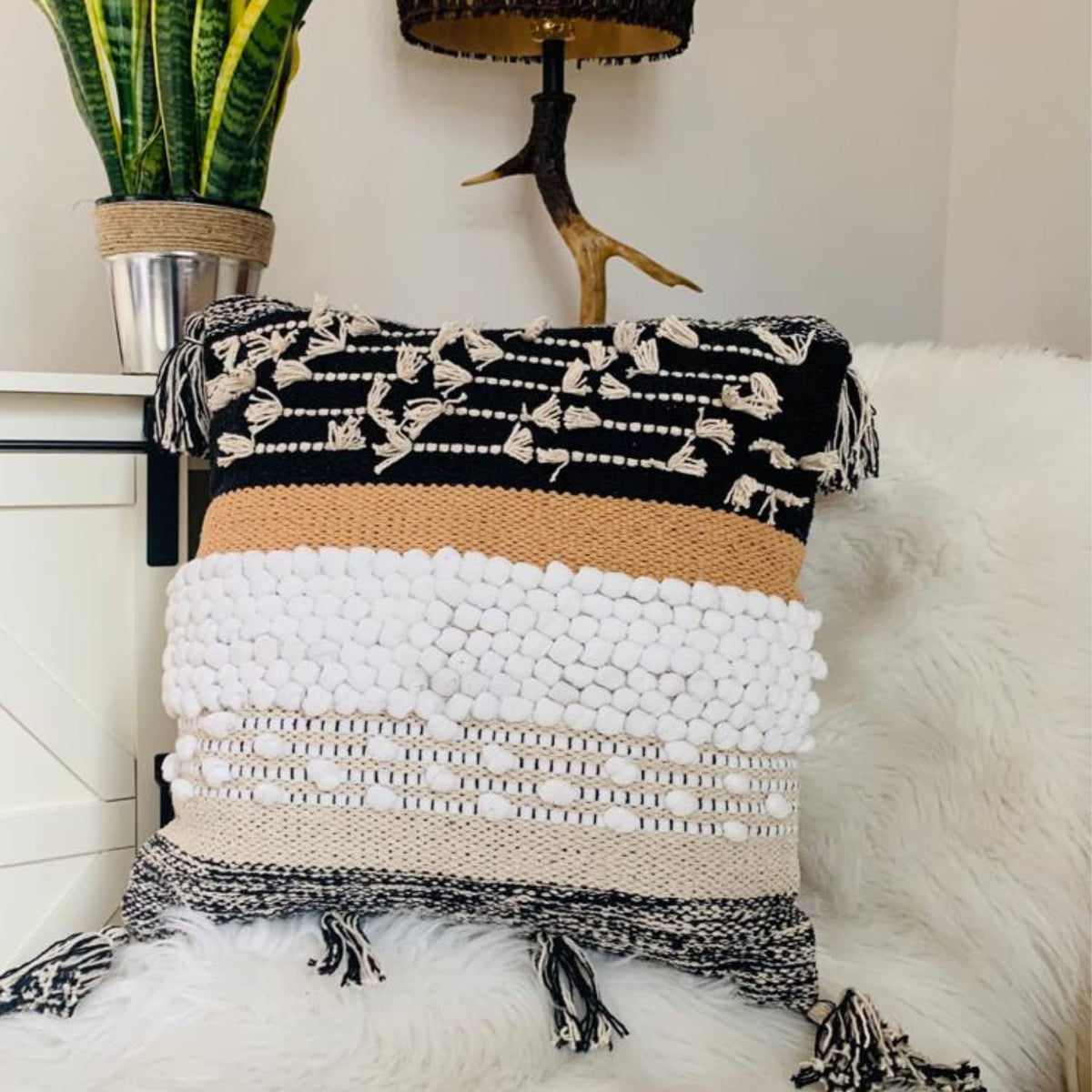 COZYDEKO farmhouse decor in living rooms blends warmth with modern comfort.