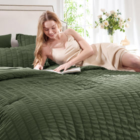 CozyLux comforter 88 by 88 inches provides generous queen coverage.