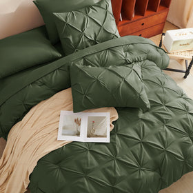 CozyLux deep-pocket fitted sheet up to 14 inches secures mattress securely.