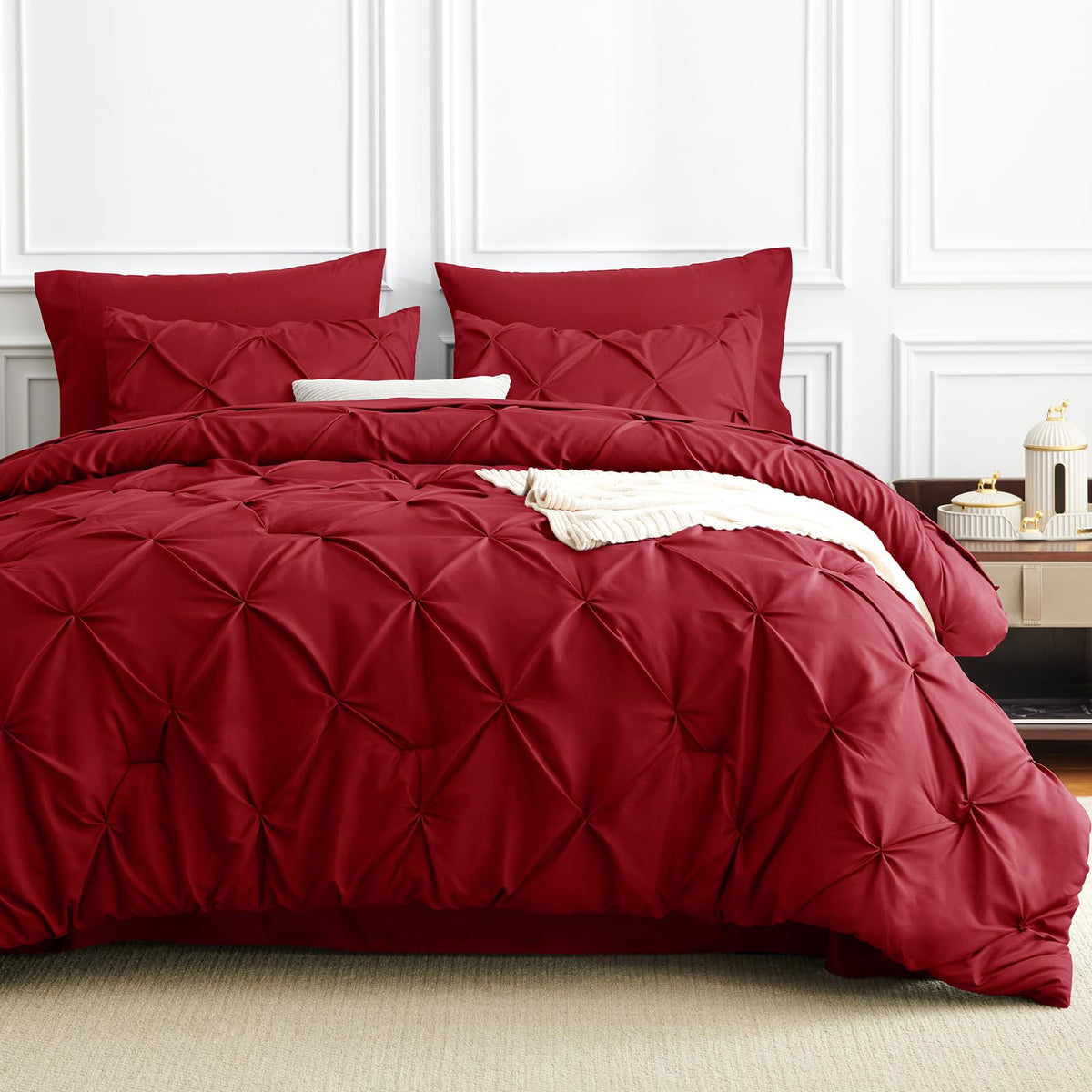 CozyLux gift-ready bedding set suits housewarmings and holidays.