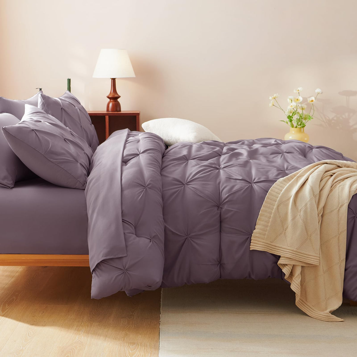CozyLux gift-ready queen set ideal for housewarmings.