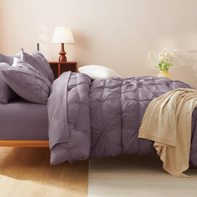 CozyLux gift-ready queen set ideal for housewarmings.
