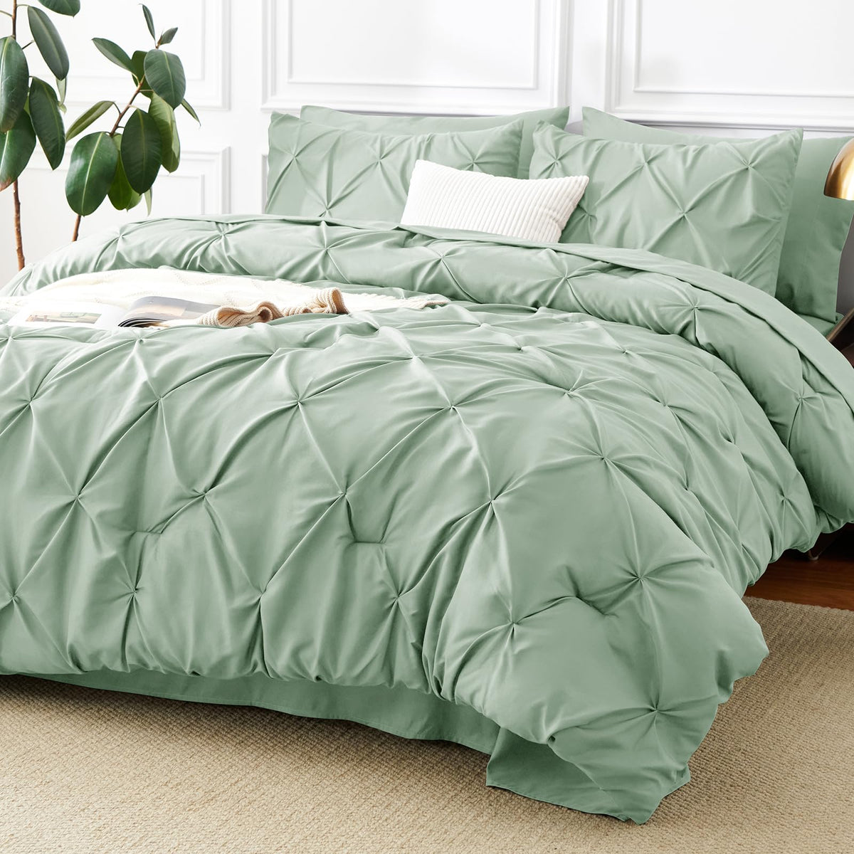 CozyLux Queen comforter pintuck closeup shows detailed stitching and premium texture for lasting elegance.