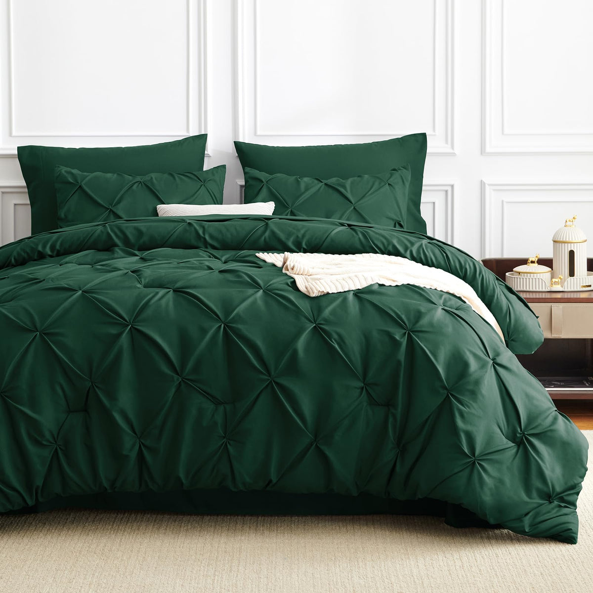 Detail view of deep-stitch finish on CozyLux emerald green set.