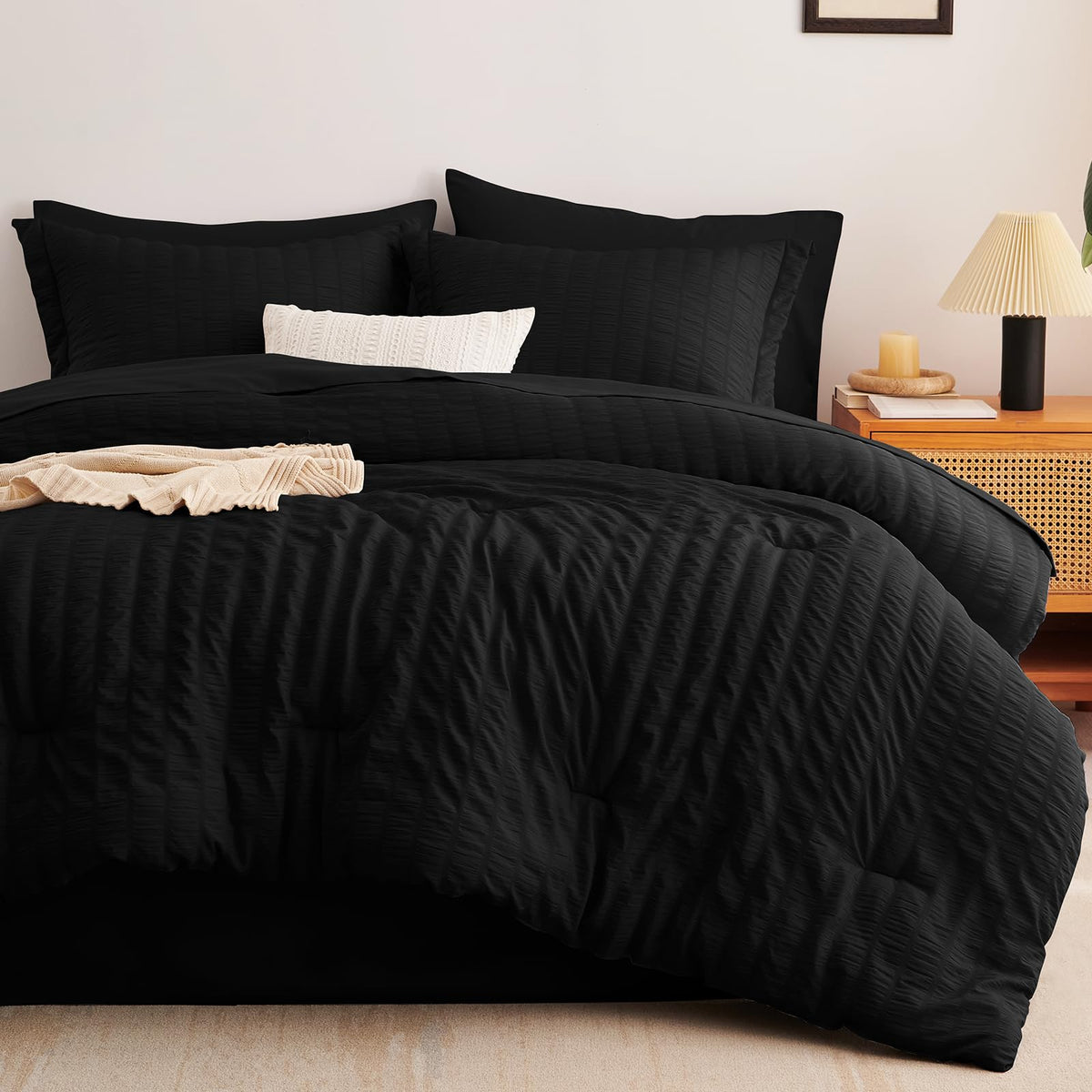 CozyLux vacuum-pack packaging protects bedding during storage.