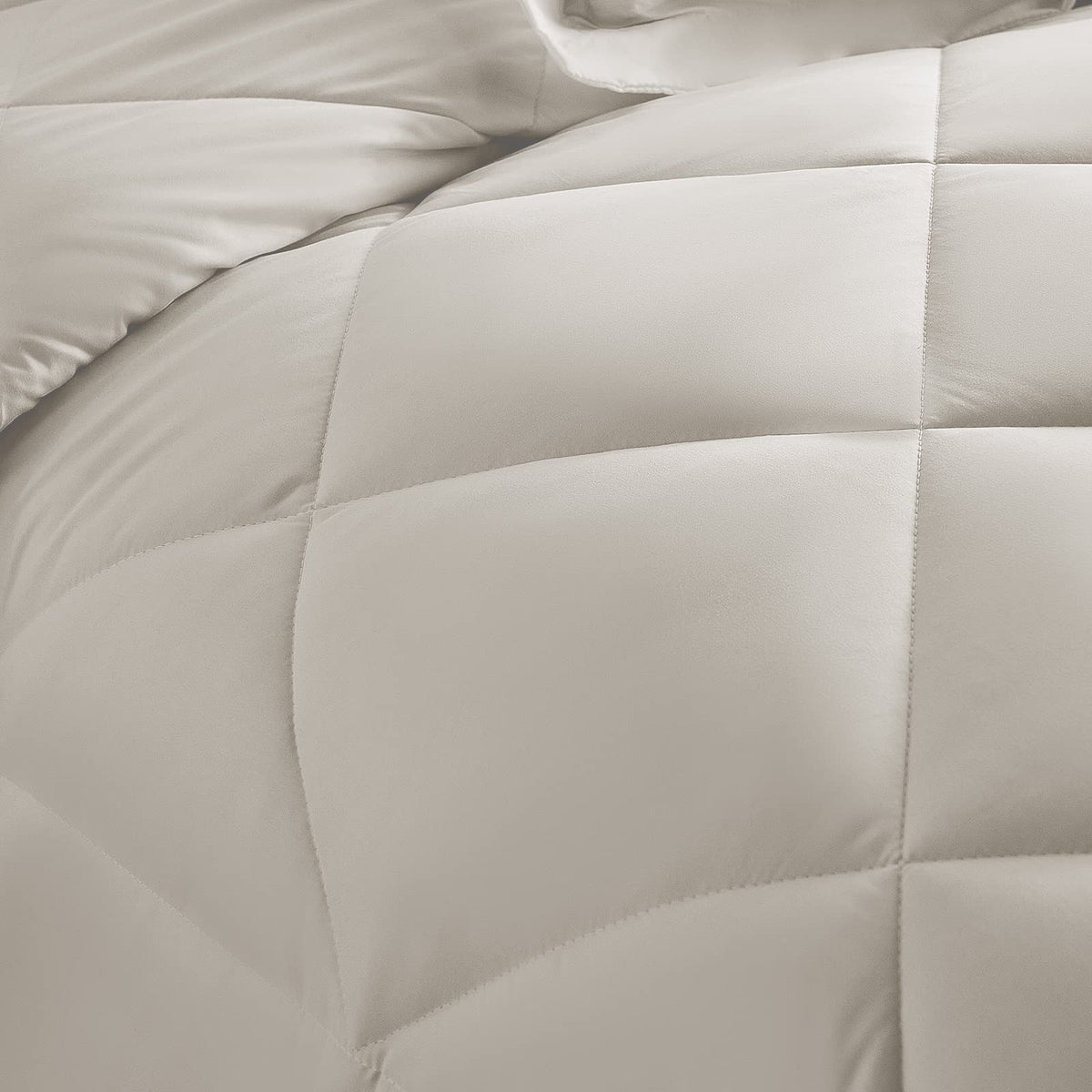 CozyLux vacuum-pack packaging keeps items compact for storage.
