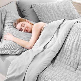 CozyLux vacuum-sealed packaging for compact shipping and storage