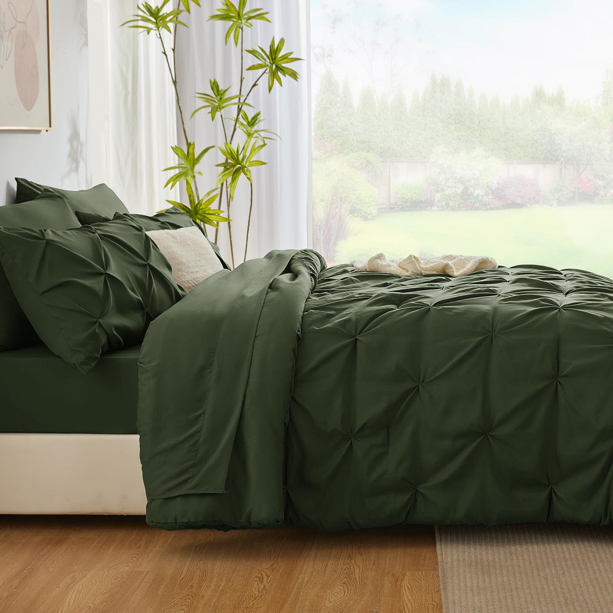 CozyLux vacuum-sealed packaging keeps components compact and ready to fluff.
