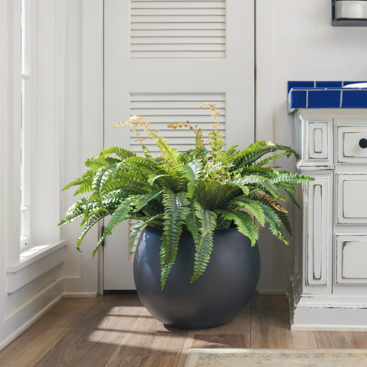 CQURE 50-inch canopy fake fern for filling wide spaces.