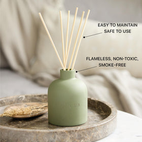 Craft & Kin earthenware close-up highlights textured glaze and premium essential-oil fragrance.