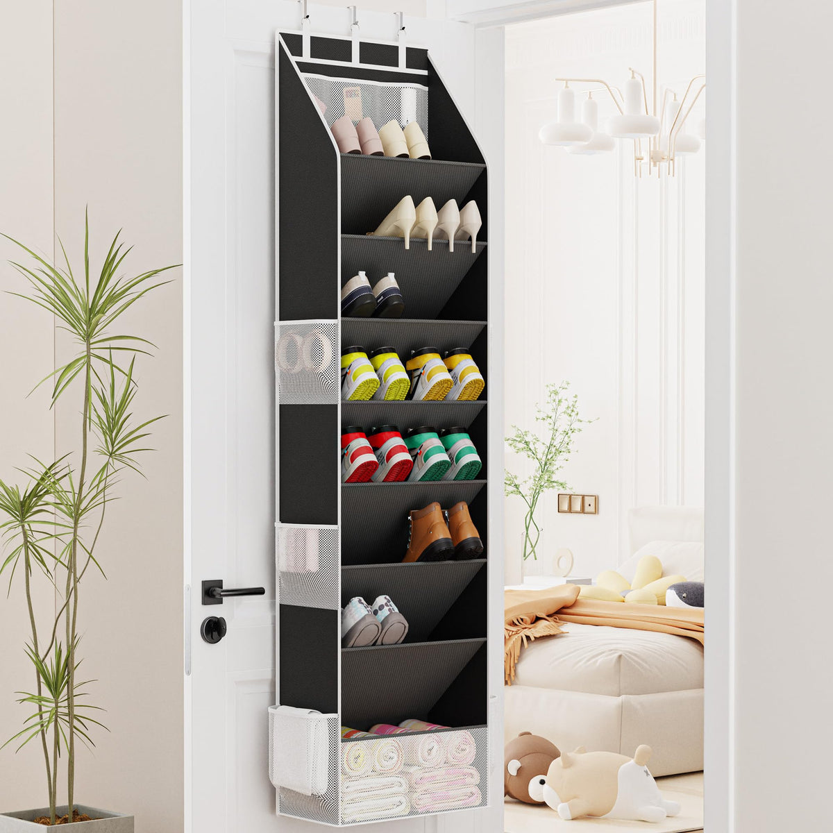 Criusia capacity for 16-24 pairs suits seasonal footwear efficiently.