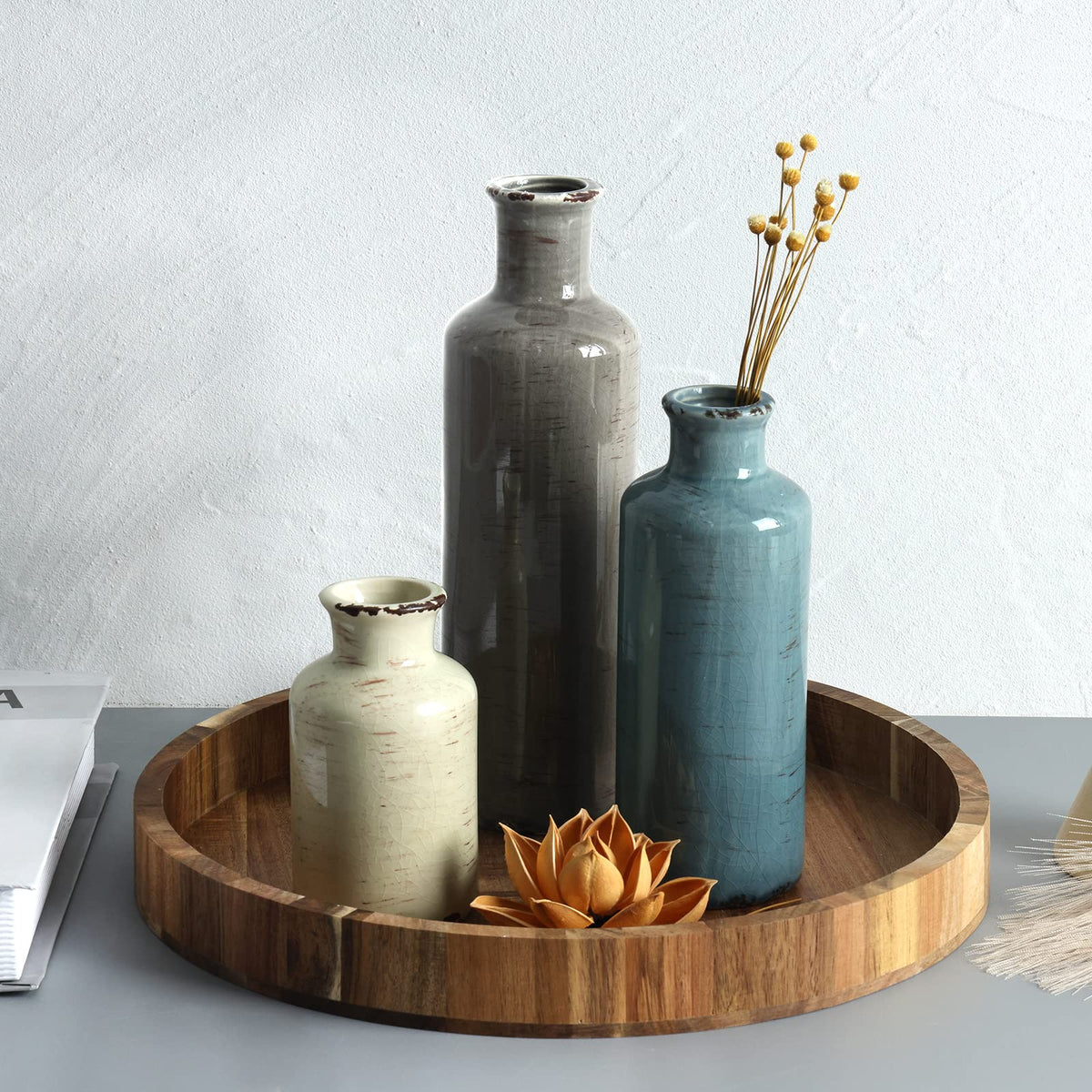 CUCUMI distressed ceramic vases suitable for wedding centerpieces and decor.