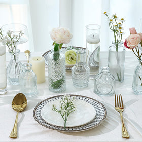 CUCUMI gift-ready glass vases offer a stylish surprise for loved ones.