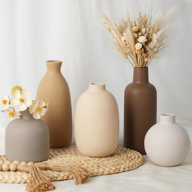 CUCUMI vase-1: elegant ceramic vase for dried blooms and neutral decor.