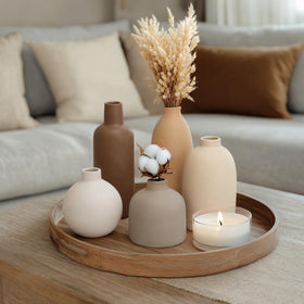 CUCUMI vase-4: compact vase for desks or shelves with water-ready interior.