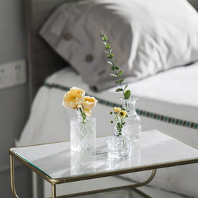 CUCUMI compact bud vases perfect for dining tables and windowsills