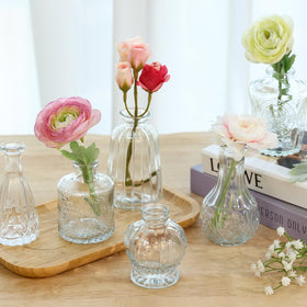 CUCUMI table centerpiece vases create charming focal points at gatherings.