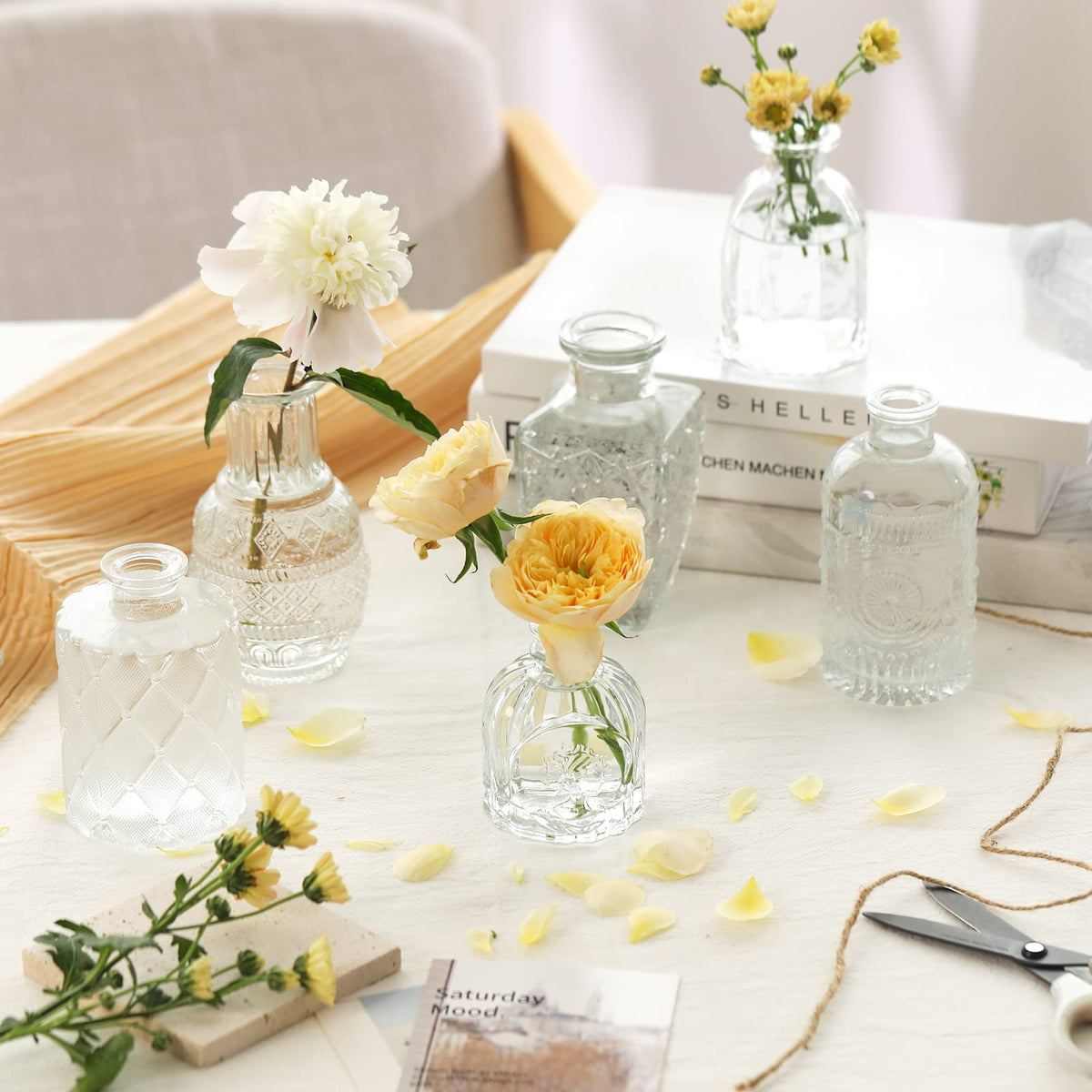 CUCUMI vintage-style centerpiece vase enhances rustic home décor and events