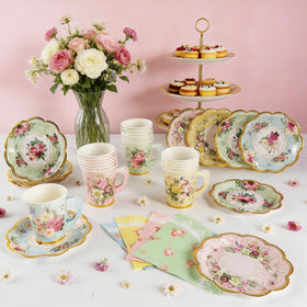 CUPLOOV floral dessert plates, sturdy for desserts and snacks.