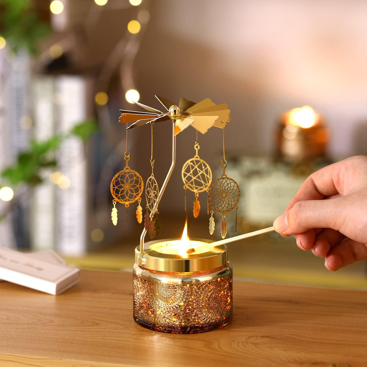 Curimama rose fragrance candle set enriches living spaces with fragrance.