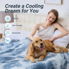 Cushious cooling comforter demonstrates cooling effect and comfortable sleep.