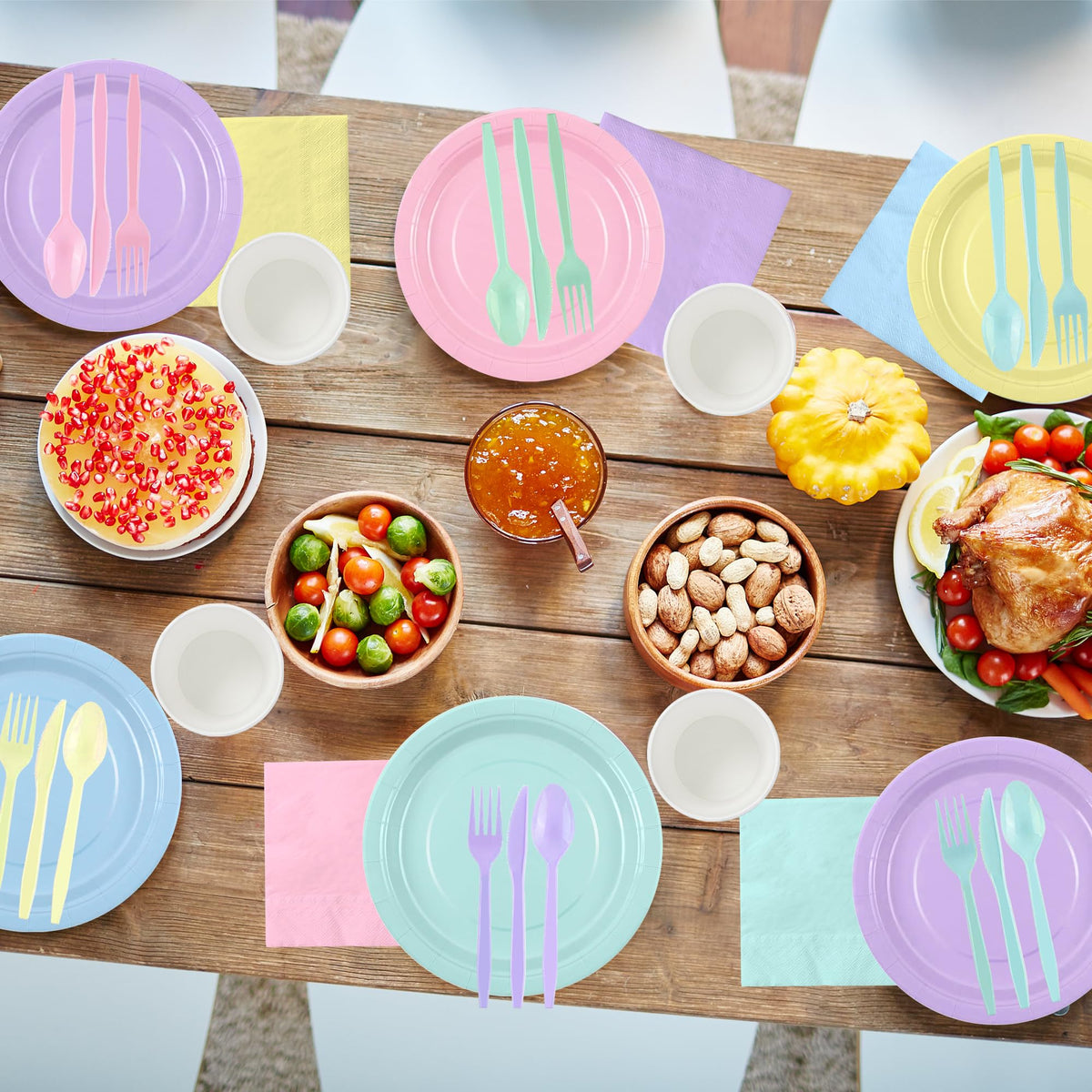 CUUSNNY plastic cutlery set with knife, fork, and spoon for convenient dining.