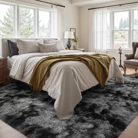 Cuzwlovita ultra-soft shag rug with dense pile for cloud-like comfort.