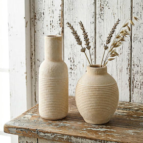 CWFutwell pampas grass display adds natural texture to living spaces
